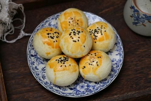 芋泥馅|私房蛋黄酥配方大公开，层次分明一碰直掉渣，真材实料送礼也不错