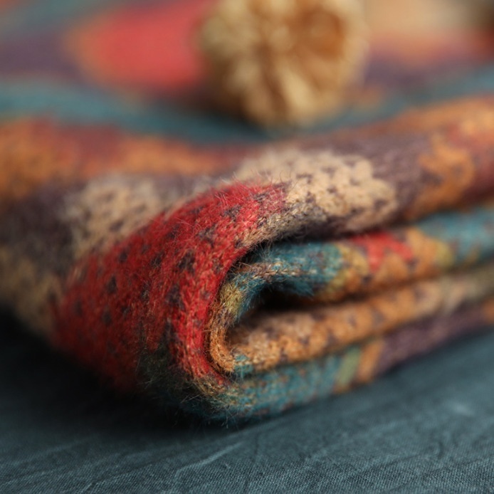 时尚 毛衣下面怎么穿学学下图女人这么搭配，脱掉大衣也不尴尬