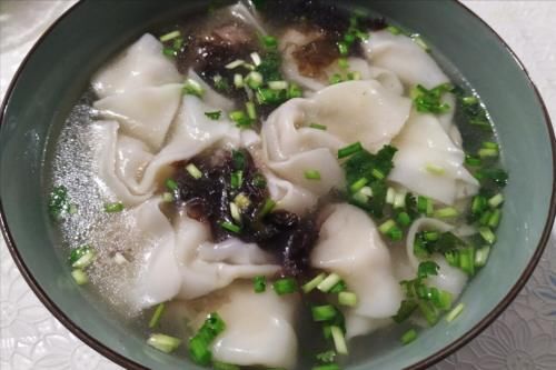 香料油|奶奶包的馄饨真香，原来是有技巧的，调馅时多放1味料，肉嫩汤鲜