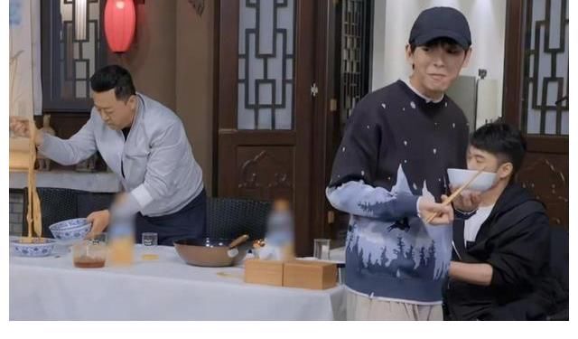 本想是《五哈2》找來湊數(shù)的，結(jié)果成笑點擔(dān)當(dāng)，導(dǎo)演這次抓到寶了