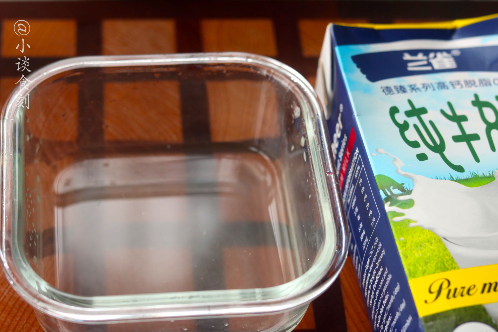 家里有牛奶的，教你做一道“宫廷小吃”，软嫩鲜甜，孩子特别爱吃