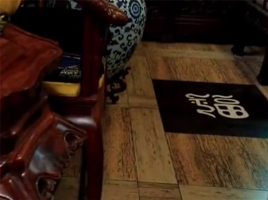 博主|北京胡同土豪大爷27㎡蜗居,红木家具配古董,凡尔赛级的小房子