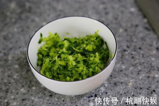 饺子馅独爱它,清热解毒,延年益寿,鲜嫩多汁,一口气能吃两盘