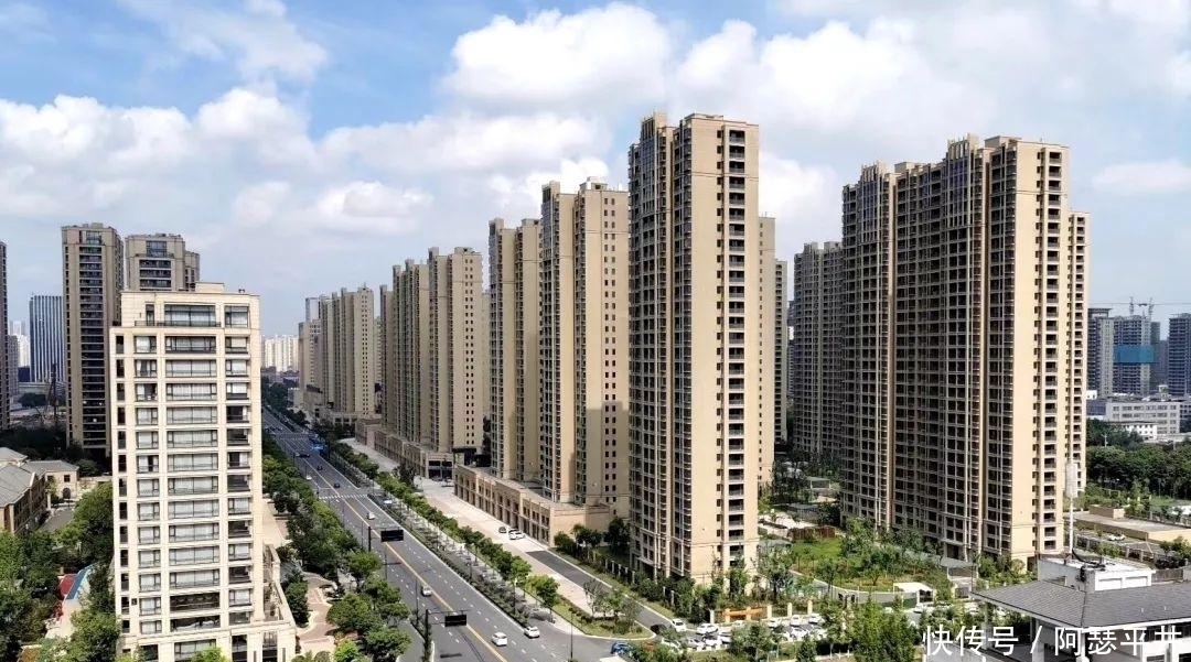 户型|售楼小姐良心建议：买房牢记7字“真言”，买中、买边、不买三