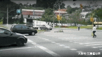 |搞笑GIF:本以为是郎才女貌 怎料想是狼心狗肺