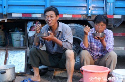 丈夫|“铁打的胃”也扛不住这3种食物，胃不好的人都少吃点吧