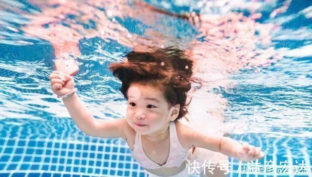 关键|胎宝喝羊水是喜欢羊水味道吗,想让羊水不变“臭”,这几点是关键