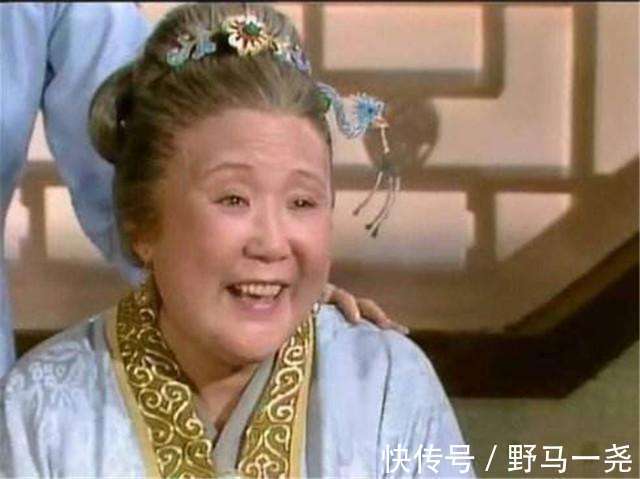 实权|她才是贾府里最有实权的女人，一直在装睡，其实比王熙凤还聪明！