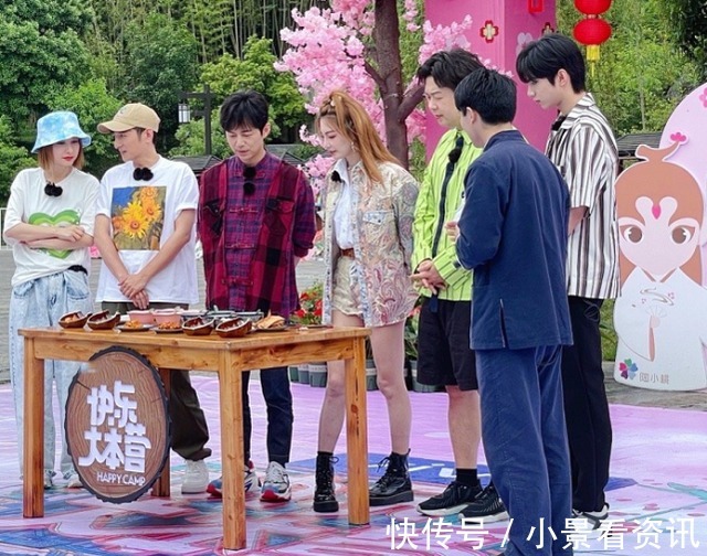 时代俊峰|173宋亚轩与172何炅同框，身高差咋了，谎报身高的站出来