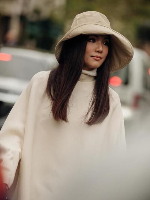 你是什么脸型，就戴什么帽子，千万别乱选