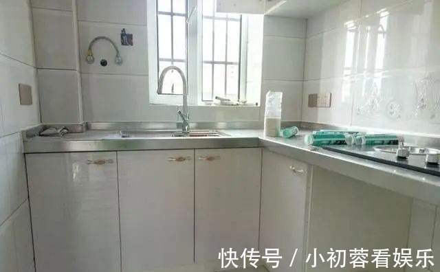 新房|全包18万装修的新房，一看电视墙差点崩溃了，大家说这像什么？