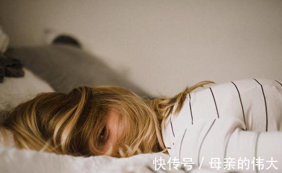 油腻食物|失眠心好累!网传6个助眠方法,让你快速入睡