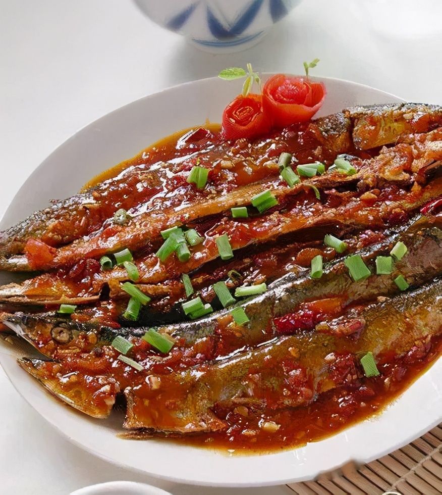 精选20道美味菜肴分享，食材精心搭配营养更均衡，一起用餐吧