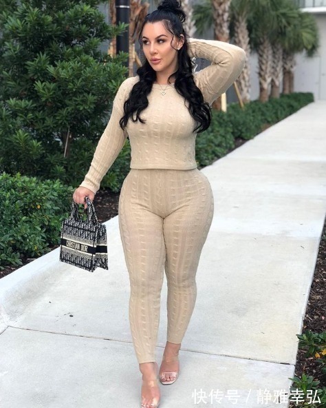 性感|她是132斤的大码模特,妖艳身材,让无数男人拜倒在她的包臀裙下