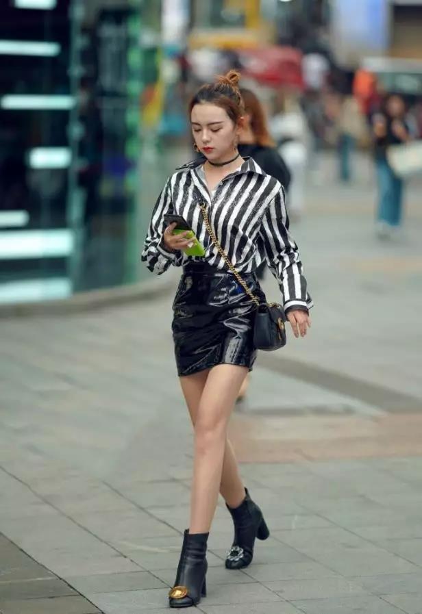 多姿|街拍：长相婀娜，身材俏丽多姿，时尚性感的小姐姐们！