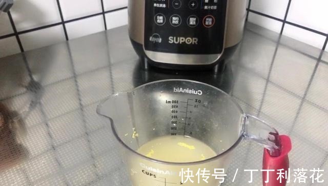 黄米|天越冷越要喝这粥,富含多种维生素,营养滋补不上火,人人吃得起!