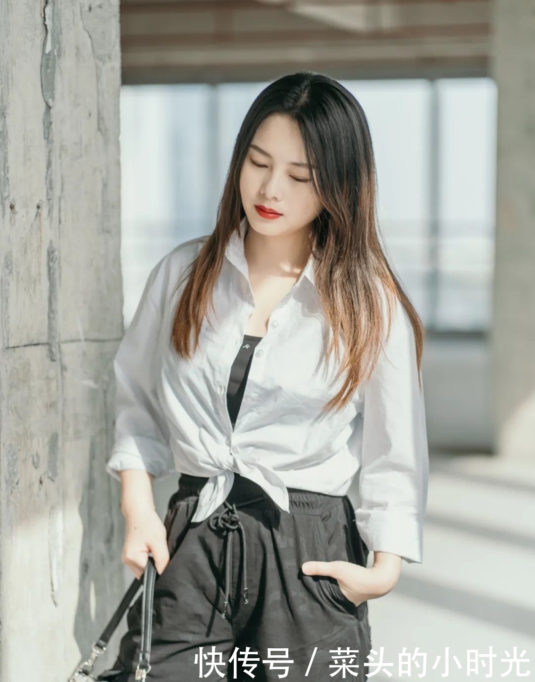 衬衫 + 小黑裤,才是春天的正确打开方式