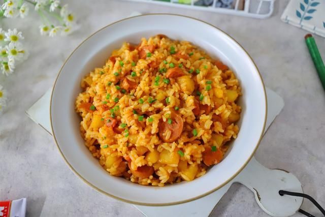 食欲|天热没食欲，试试米饭这做法，酸甜开胃比蛋炒饭好吃，出锅太香了