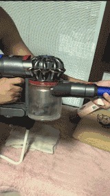 |搞笑GIF：我的手太小了，真的抓不紧，下次不来玩了！