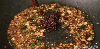 它是花卷的表兄,还不用发酵,又香又软,明天就吃它