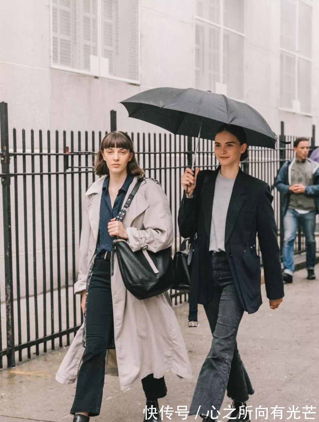 脚踝 入秋后就别再露脚踝了,这样穿时髦显高又保暖,建议收藏