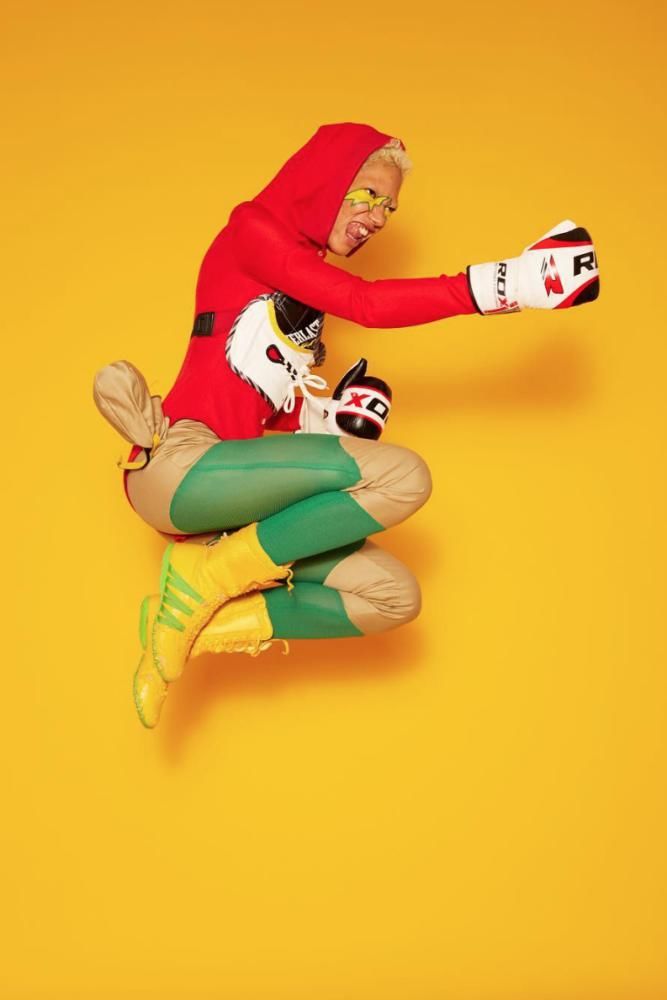 他把小时候偷看到的东西变成了今天的时尚