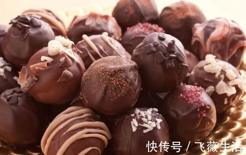 女性|雌激素快“见底”的女人：身体或发出这4“暗号”，别视而不见