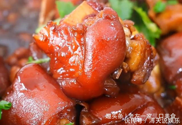 简单|猪蹄加上黄豆,这个季节最适宜的做法,比炖煮更软烂,简单又美味