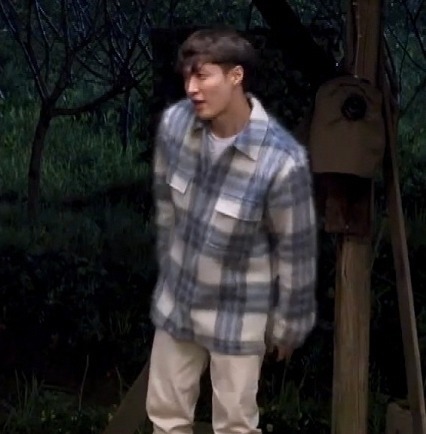 张艺兴被《向往》节目组坑惨,镜头全程对准他腿部,这也太虐了