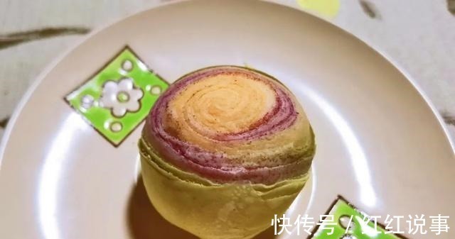 中秋来点不一样的,五彩月饼颜值高,酥软不腻味道好!