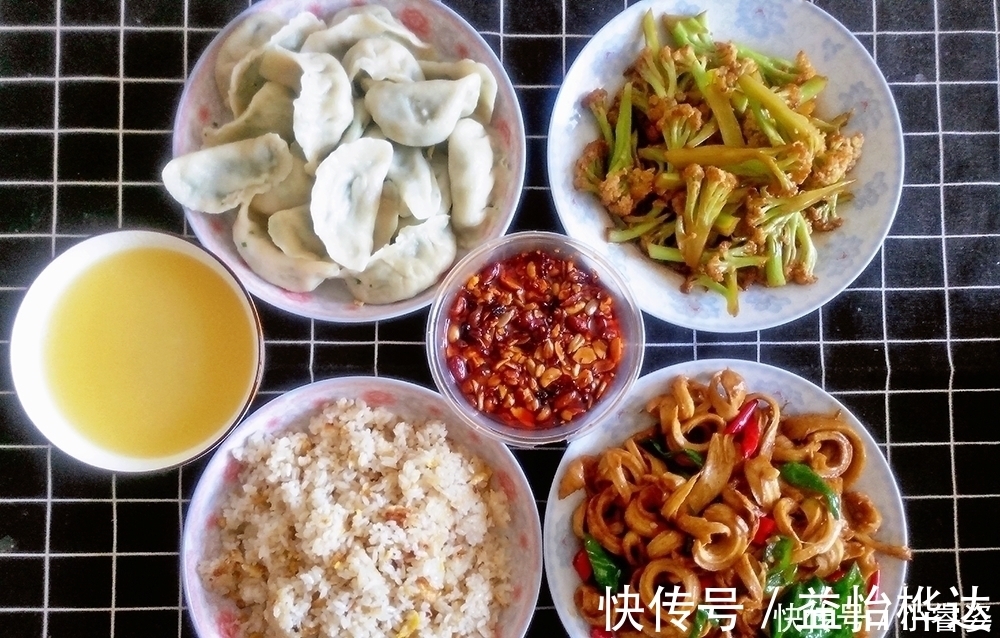 晒晒我家年后的一周素食晚餐,好吃不长肉,在家宅7天,瘦了半斤