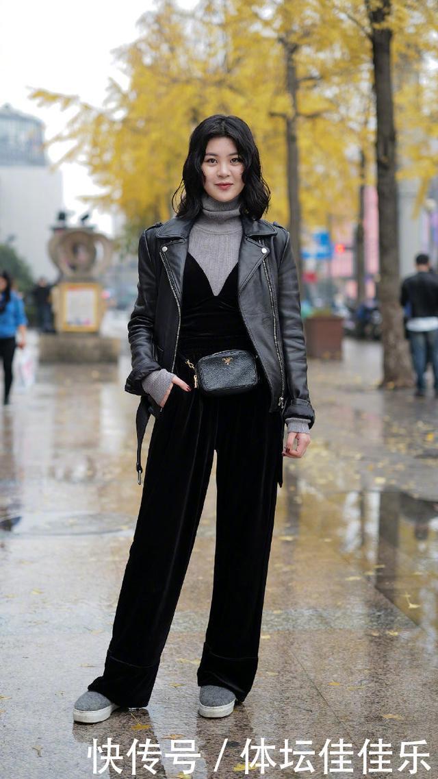 冬季穿搭拒绝平庸，实用的“毛衣+长裤”学起来，基础款也很时髦
