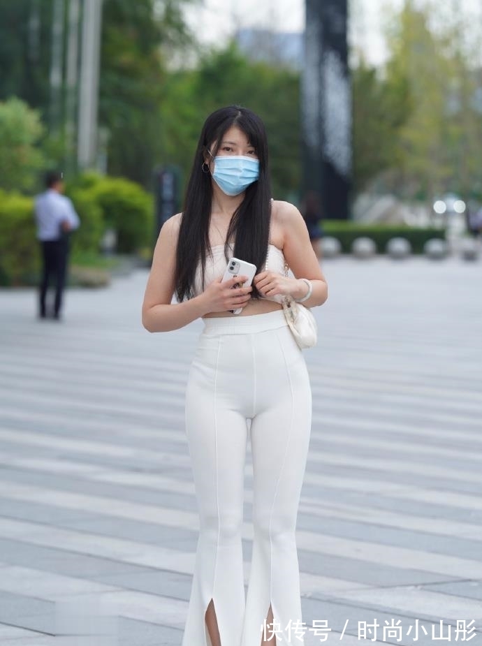 裤子 微胖姑娘穿“白色”还这么迷人，到底是施了啥魔法？