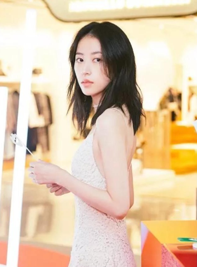 减龄 女人过了50岁,就别乱剪头发,今年流行的发型,减龄又时尚