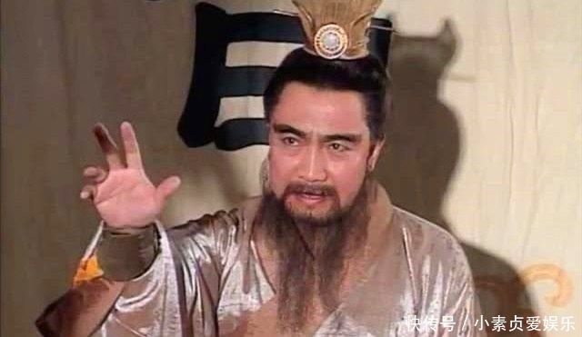 不孝|孔融四岁懂得让梨,成年后却因“不孝”被曹操所杀,原因让人深思