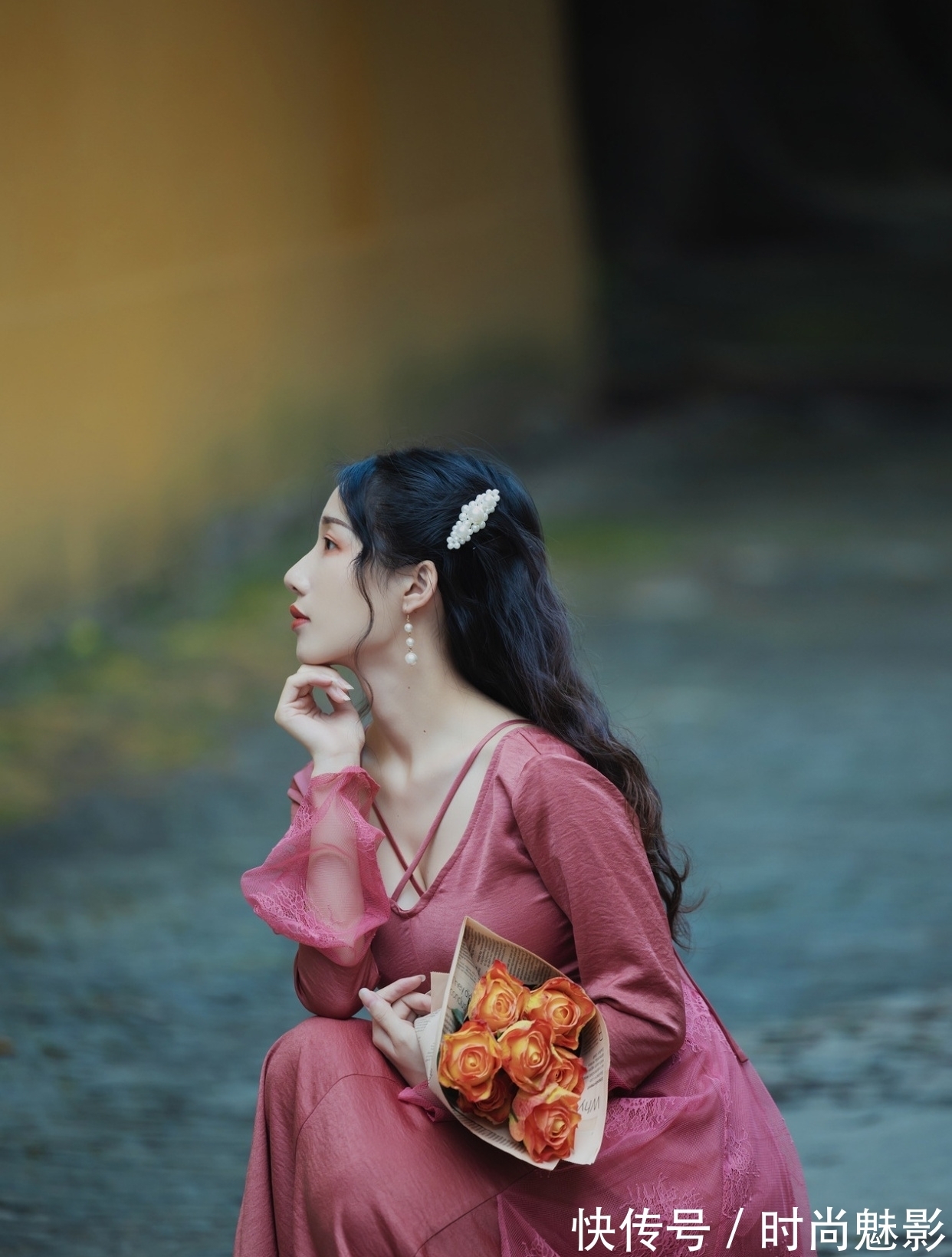 石榴花$七律·八首丨林深俊鸟声无寂,岸远银波水有缘