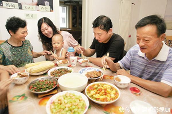 节俭|父母的这种“节俭”，正一步步毁掉孩子的眼界，拉低未来人生层次