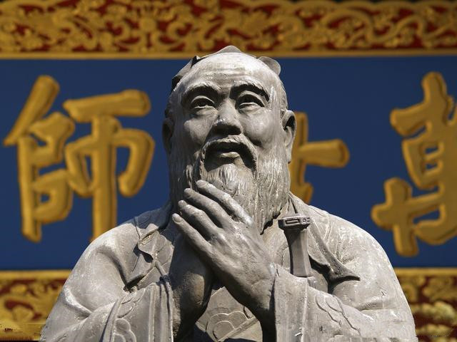 齐国!孔子问一7岁小孩:天上有多少颗星星?小孩回答后,孔子行礼拜师