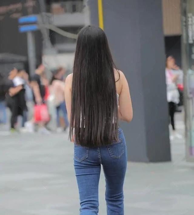 连衣裙 吊带打底裤清凉露肉,有一种独特魅力,还不显胖