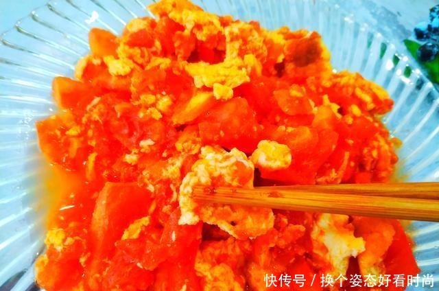 西红柿炒鸡蛋想要好吃,多加1勺调料,酸甜翻倍,2个孩子吃不够