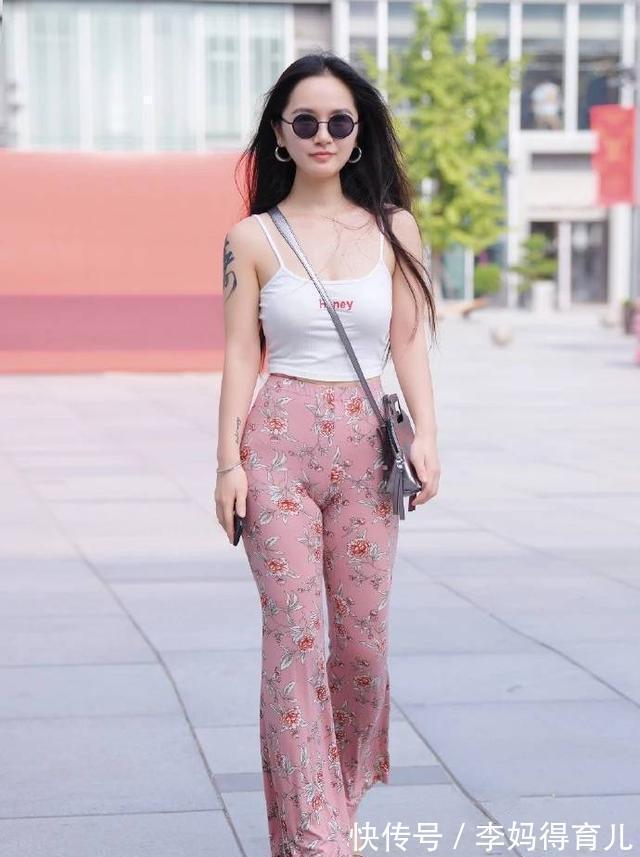 搭配 穿“涤纶”瑜伽裤的美女,个性又不失雅致,好看时尚