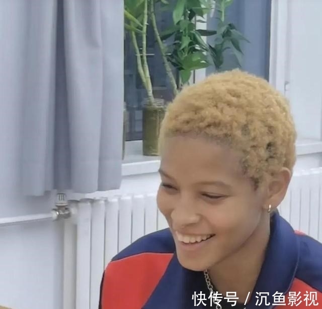朱婷|天津女排瓦尔加斯超开心，王宝泉给她过生日，还去逛了古文化街！