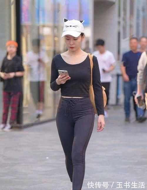 时尚 瑜伽裤时尚感更强,穿着尽显曲线美,自信大方又迷人