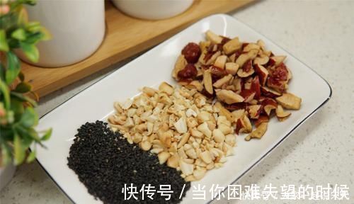早餐|糯米粉这吃法，孩子连吃7天都不烦，早餐拿几根就走，方便又好吃