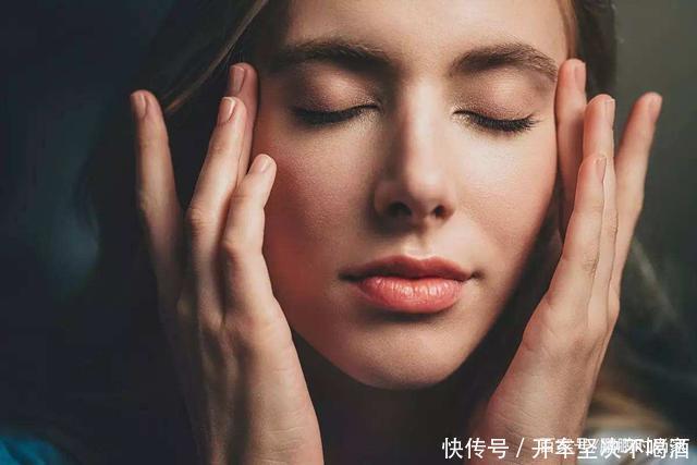 女人有眼袋不要慌，这几个老牌国货眼霜，好用还便宜