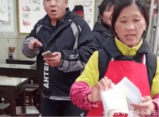 扬州一男子嫌景区饭菜太贵，就和店家起了争执，看路人怎么说