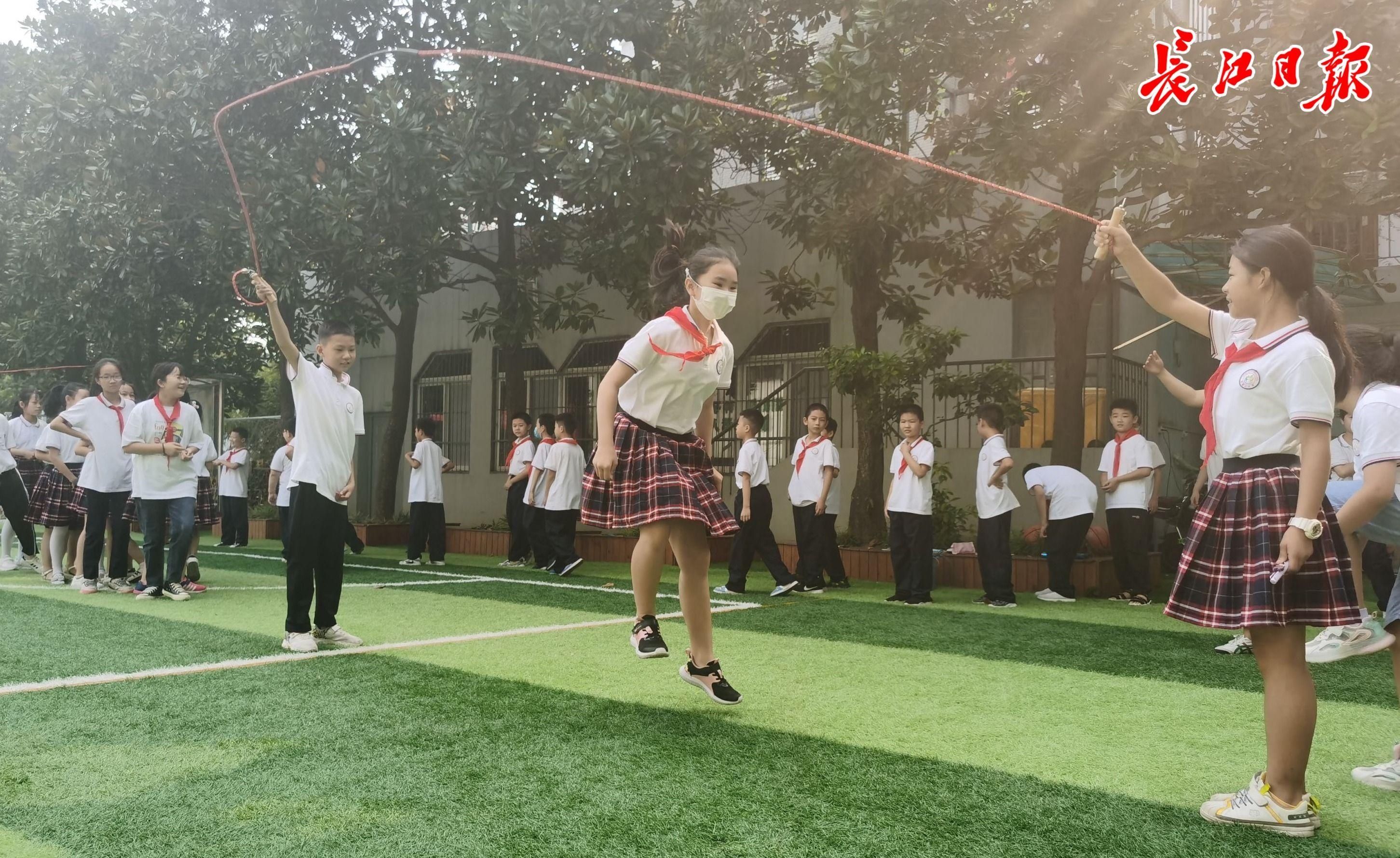 家长们|“双职工”呼吁在校晚餐，学校夺回主阵地家长举双手赞成