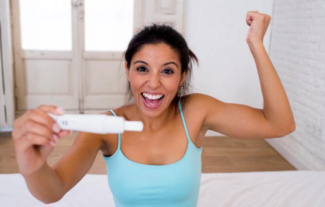 宝妈|女人发现怀孕后,前三个月要“守口如瓶”但有3个人一定要告诉