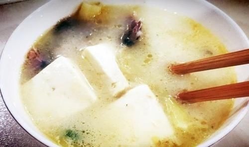 奶汤|宝妈产后因下奶困难住院,产科医生:想娃吃饱就坚持“四不”原则