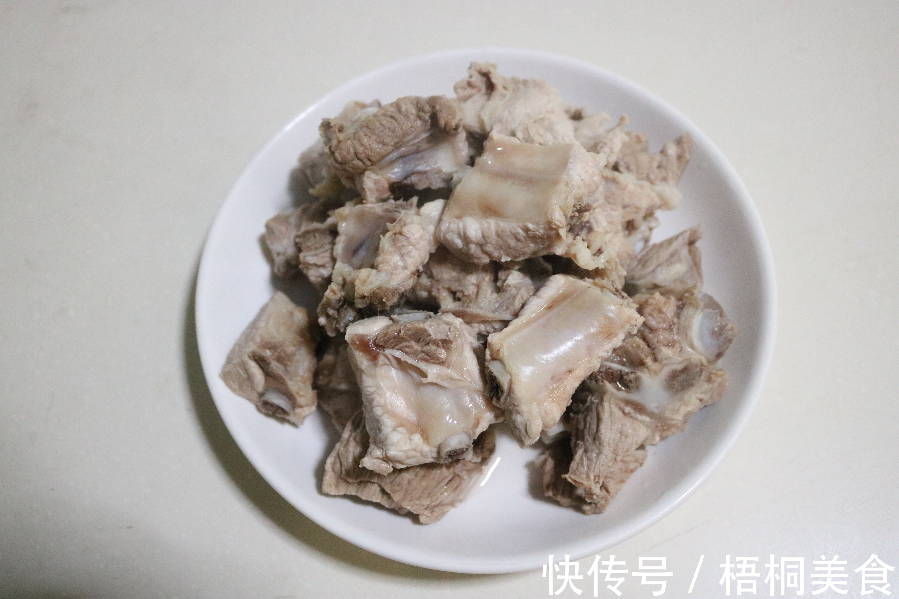 晚餐|晚餐，花100元只做了一个菜，朋友说：很实惠，外面200吃不到